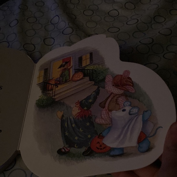 Corduroy’s Trick or Treat - Picture 4 of 4